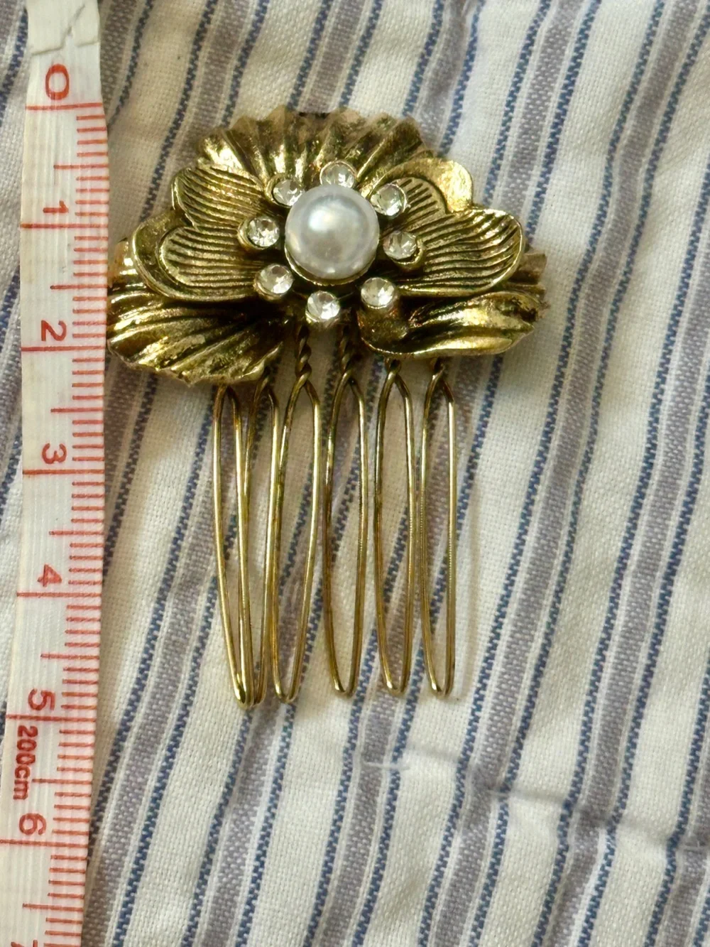 Floral Hair Comb Flower Clear Stones white bead, gold tone, small vintage style